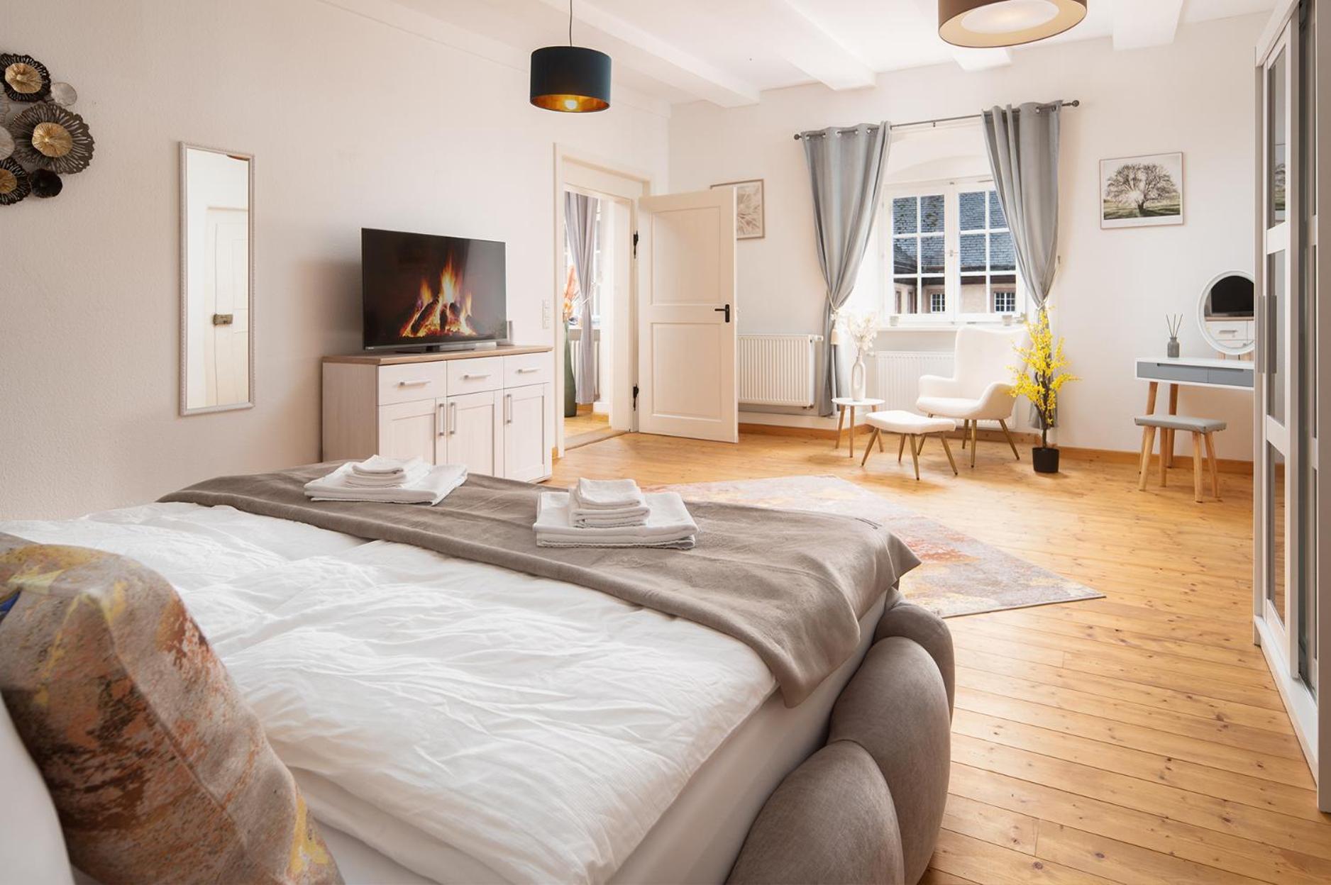 Luxus Wohnen Im Schloss Corvey Fuer 1-6 Gaeste Im Unesco Weltkulturerbe Hoexter Weserbergland Free W-Lan Parken Netflix Fuer Familien Paare Und Geschaeftsreisende Inkl Handtuecher Seife Nintendo Switch Uvm Экстерьер фото